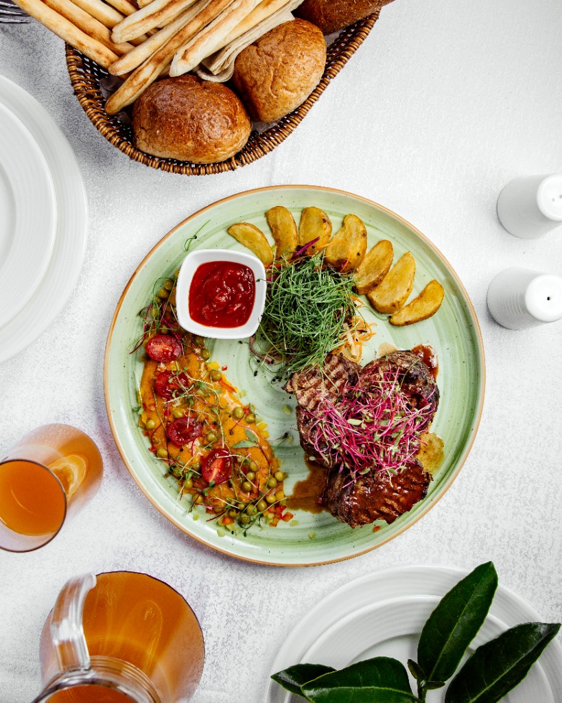 Food and dining experiences on Lubbih